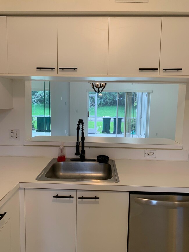Building Photo - 8110 San Carlos Cir