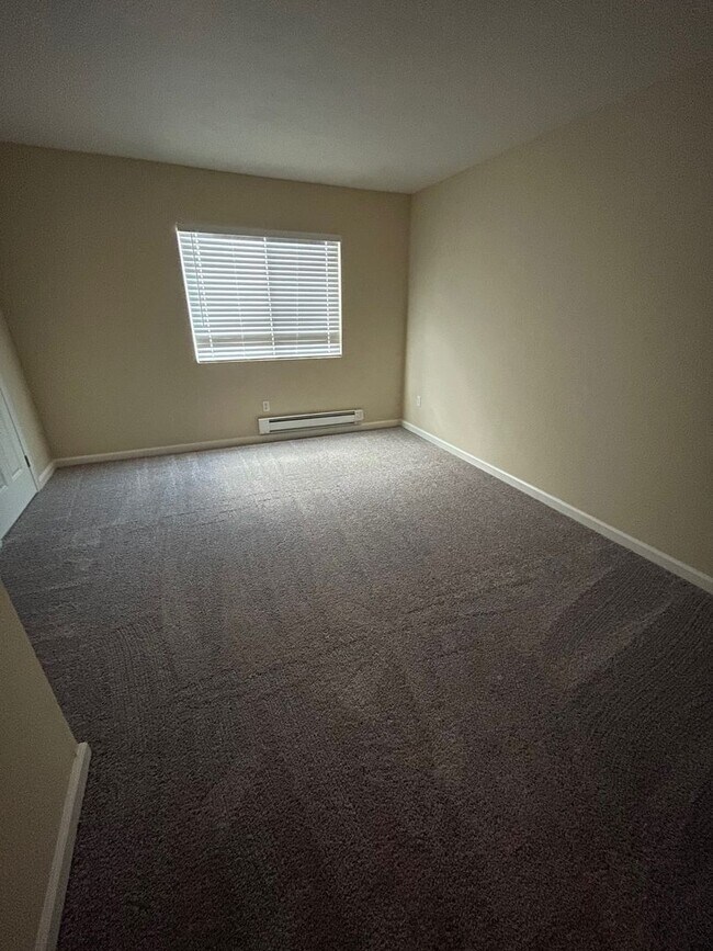 Building Photo - 2375 Tripp Dr