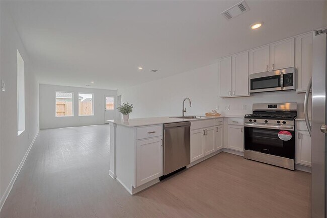 Building Photo - 6431 Geyser Starish Dr