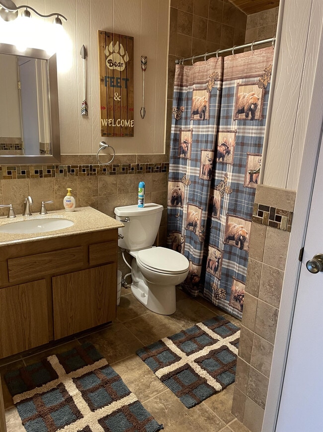 Building Photo - 300 Bay Point Dr