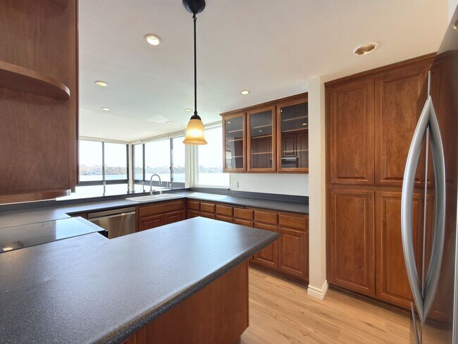 Building Photo - Panoramic Ocean and Lagoon Views
