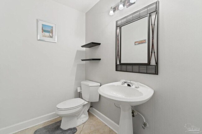 Building Photo - 32 Baybridge Dr
