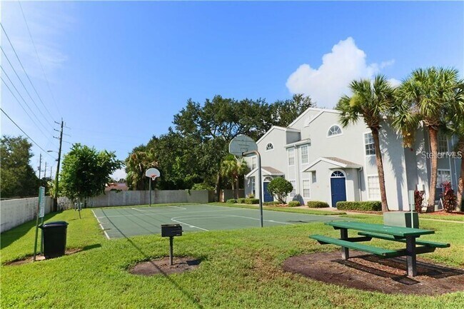 Building Photo - 1606 Columbia Arms Cir