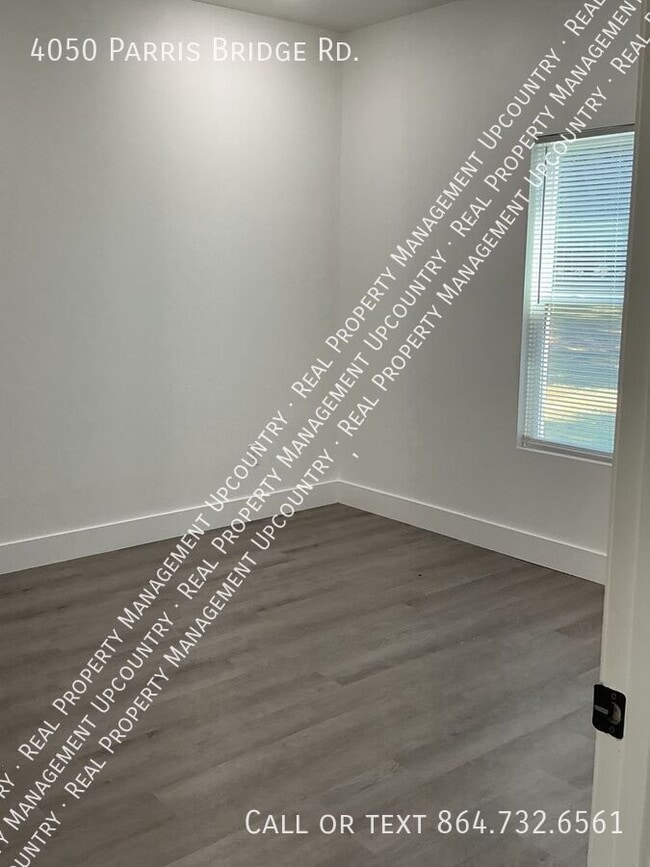 Building Photo - 4050 Parris Bridge Rd
