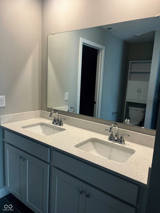 Building Photo - 1953 Goodwin Pl