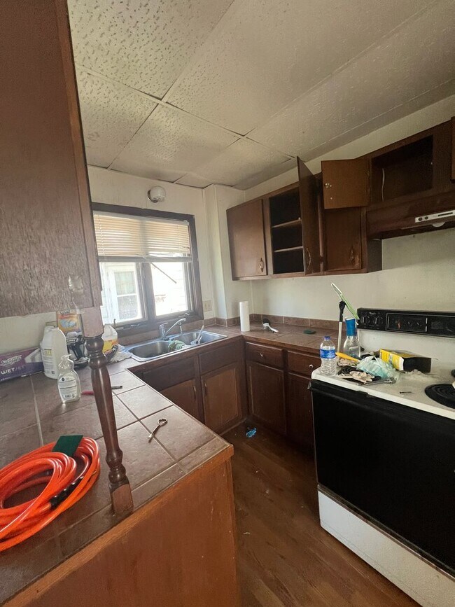 Building Photo - Click the “Apply Now” button or email wapmrentals@gmail.com for a prompt response.