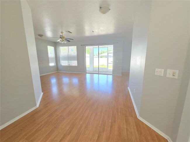 Building Photo - 4211 2nd Ave E