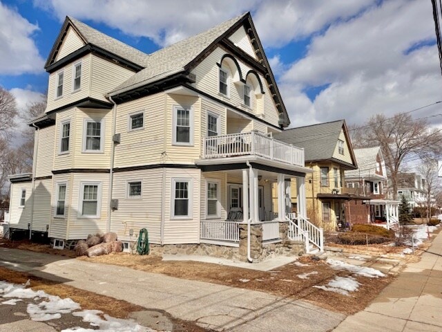 Building Photo - 24 Burton St