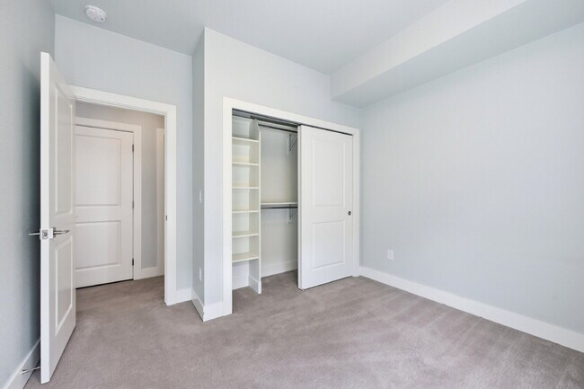 Building Photo - $3,540.95 with $300 off the first month's rent, 2 Beds - 4 Bath, Townhouse in Denver with Cozy Fi...