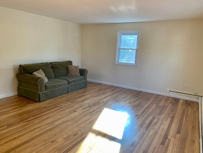 Building Photo - 18 Guernsey St