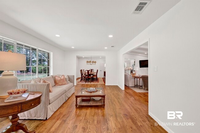Building Photo - 8960 Morphy Ave