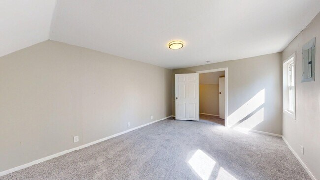 Building Photo - Cudell/West Blvd neighborhood; 4 bedroom/1 bath single family house for rent!