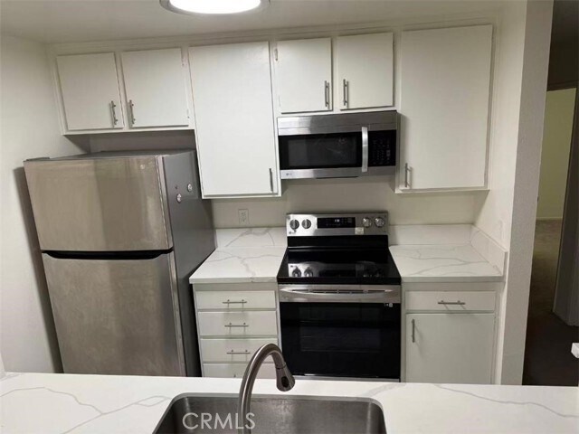 Building Photo - 4900 Overland Ave