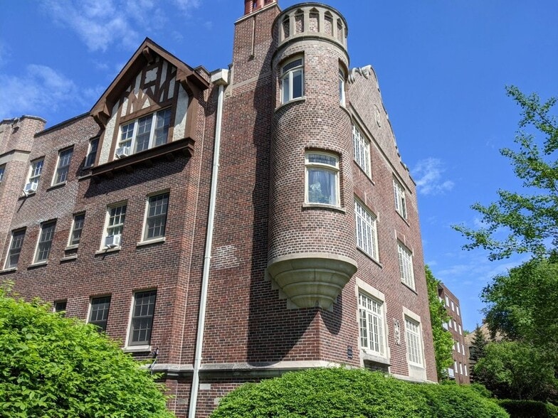 Building Photo - 1452 Oak Ave