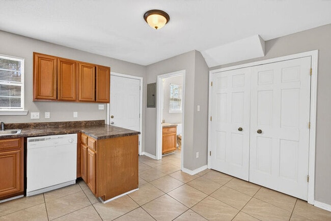 Building Photo - 1997 Todd Cove