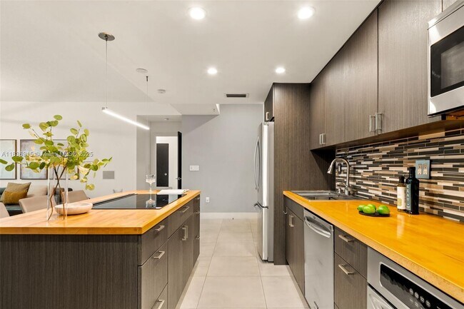 Building Photo - 9755 NW 52nd St