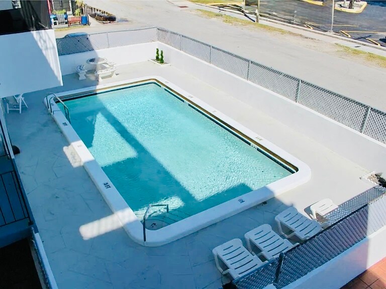 Building Photo - 1230 NE 139th St