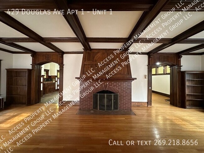 Building Photo - 429 Douglas Ave