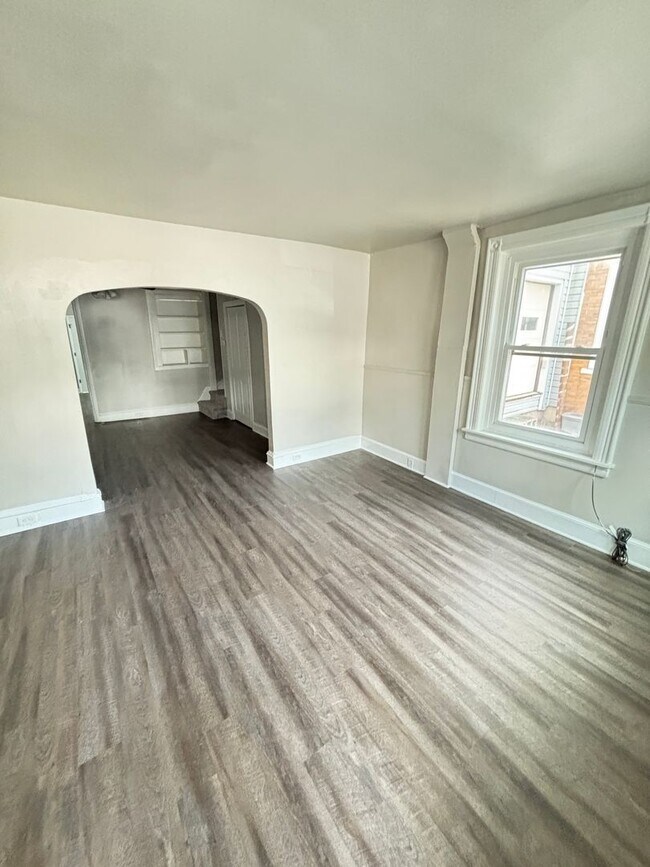 Building Photo - 2 BR Home Available in Catasauqua, PA