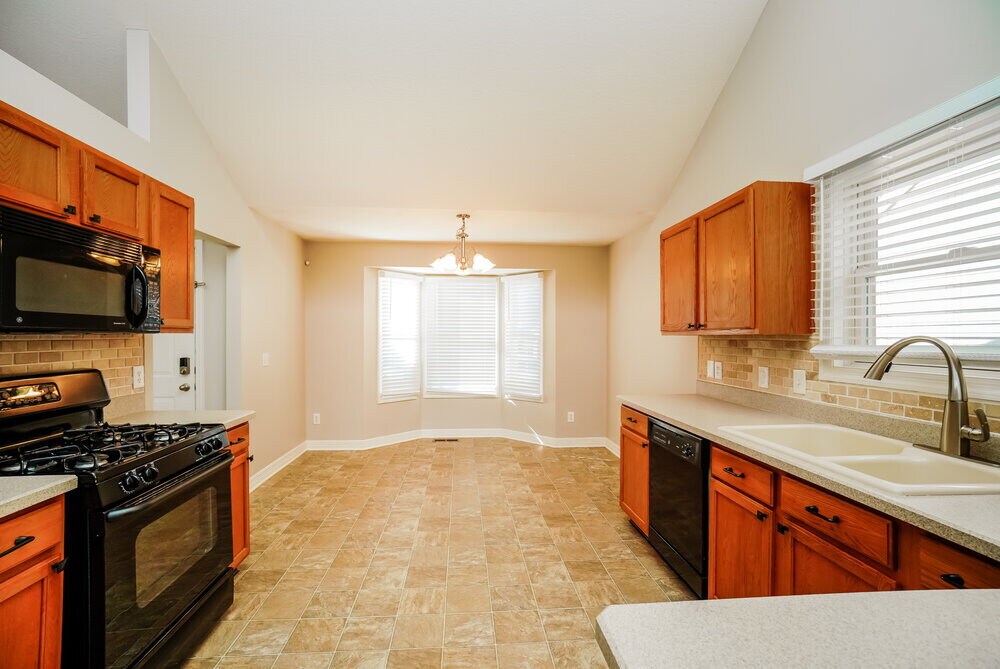 Building Photo - 718 Orwell St