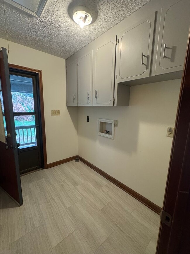 Building Photo - 257 Ponderosa Cir