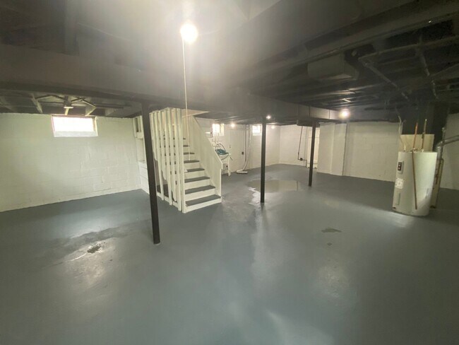Building Photo - Fully Renovated 3-Bedroom Home – Move-In R...