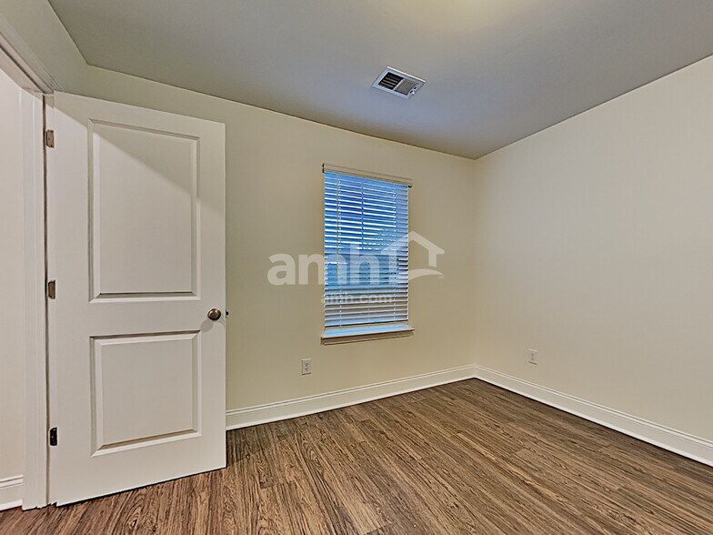 Building Photo - 178 Sweet Gum Dr