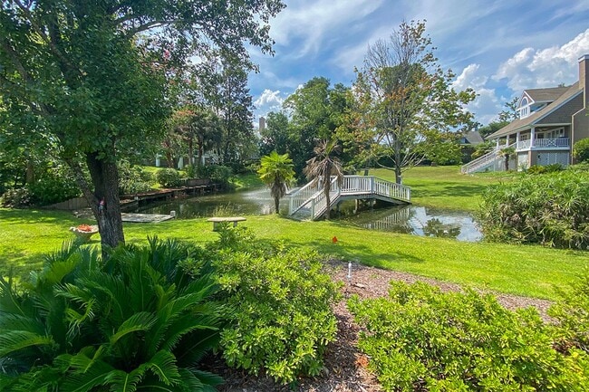 Building Photo - Beautifully FURNISHED 3bd/2.5 BA Home NO CATS