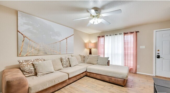 Building Photo - 4203 Deek Dr