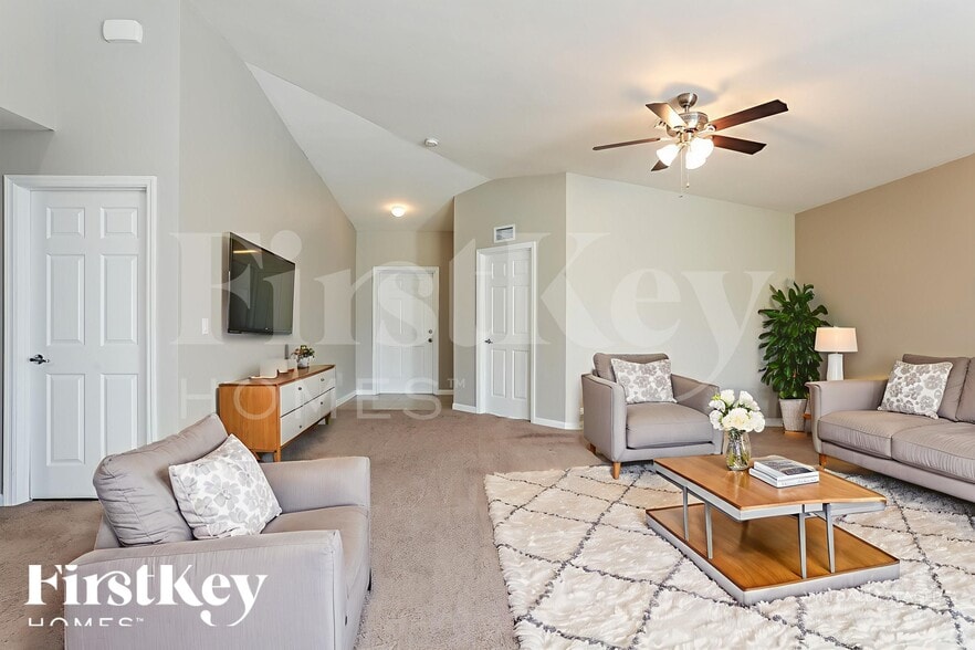 Building Photo - 461 SW Kestor Dr