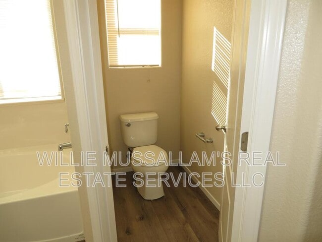 Building Photo - 16699 Colonial Trail