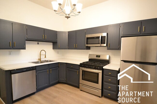 Primary Photo - 2943 N Halsted St