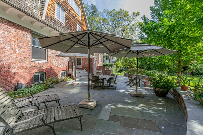 Building Photo - 54 Hodge Rd