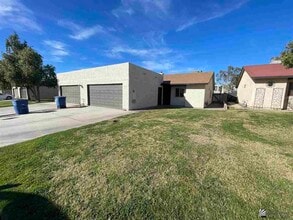 Building Photo - 1462 W 12th Ln