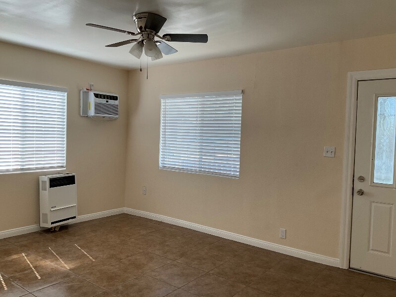 Building Photo - 1118 Clela Ave