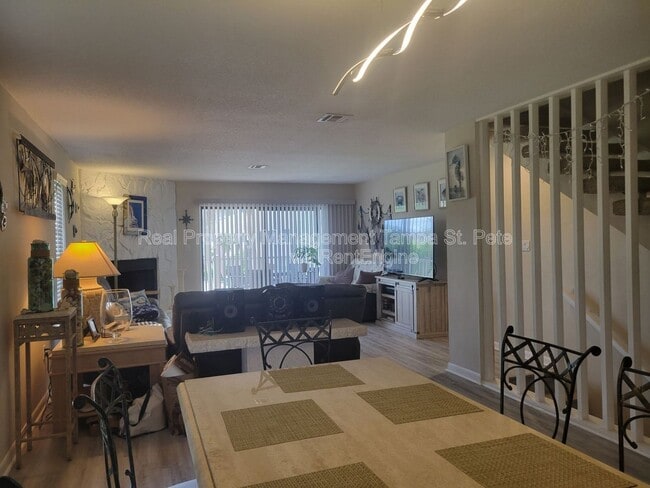 Building Photo - 12310 Capri Cir N