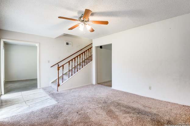 Building Photo - 833 Timber Dr