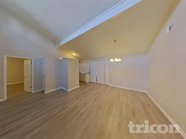 Building Photo - 3224 Creekwood Dr