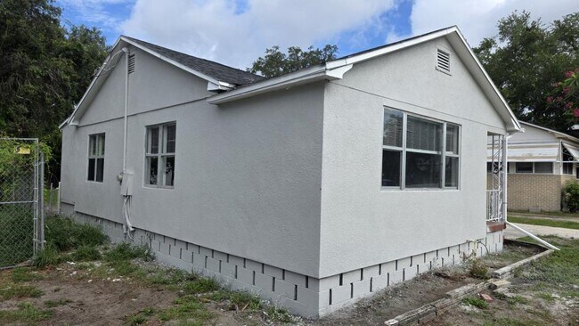 Building Photo - 2505 18th St S