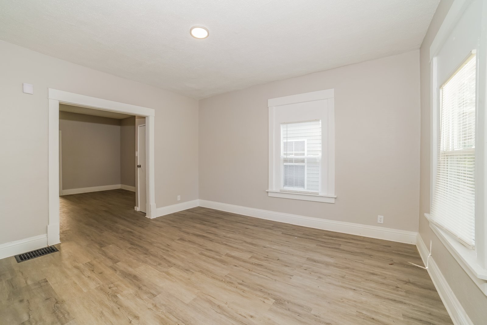 Building Photo - 1706 N Machin Ave