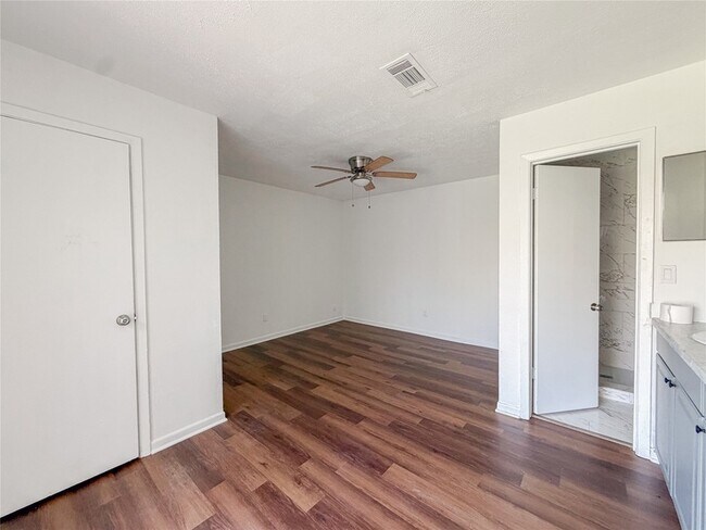 Building Photo - 12779 Enchanted Path Dr