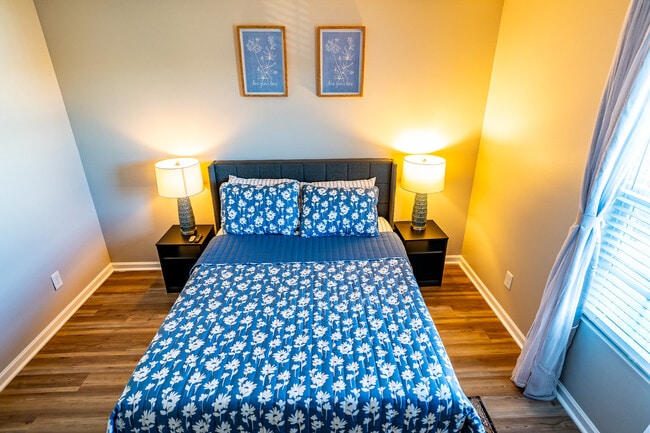 Building Photo - 1146 Pierce St