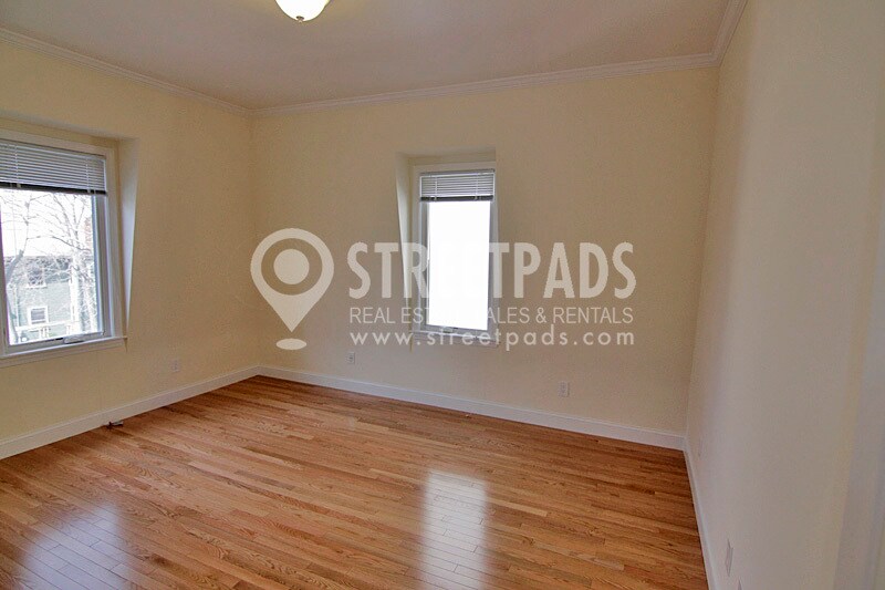 Building Photo - 15 Langdon St