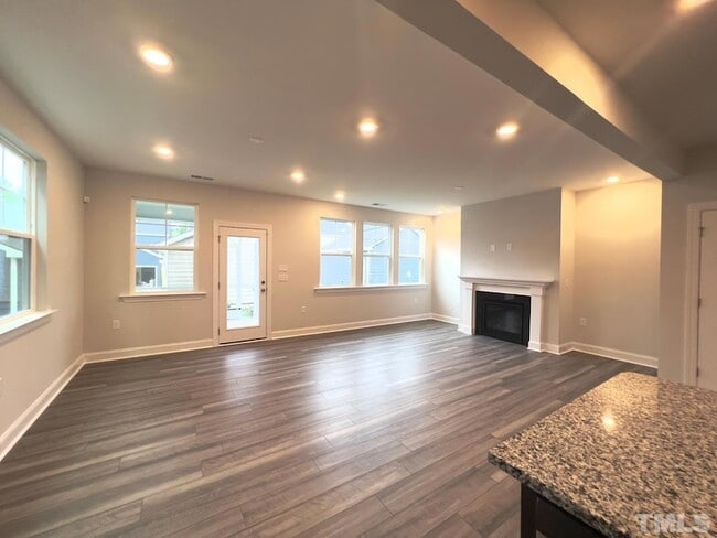 Building Photo - 341 Natsam Wds Wy