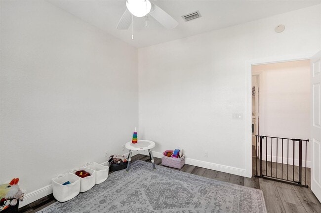 Building Photo - 228 SW 6th Ct