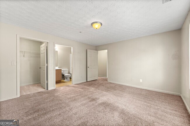 Building Photo - 9202 Fairington Ridge Cir