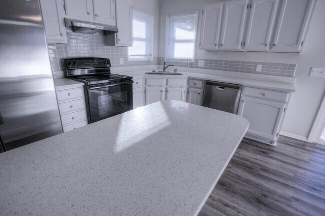 Building Photo - 3403 Henery Rd