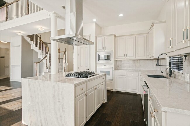 Building Photo - 9028 Bottlebrush Ln