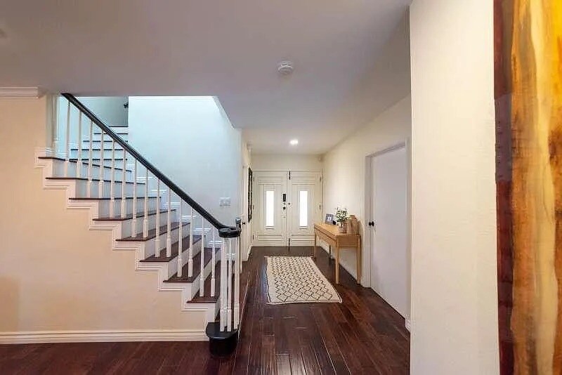 Building Photo - 7403 Alverstone Ave