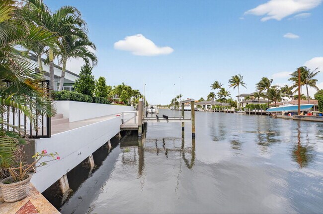 Building Photo - 30 Spanish River Dr